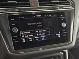 Volkswagen Tiguan Allspace 2,0 TDi  DSG 4x4 R-Line Matrix - náhled 36
