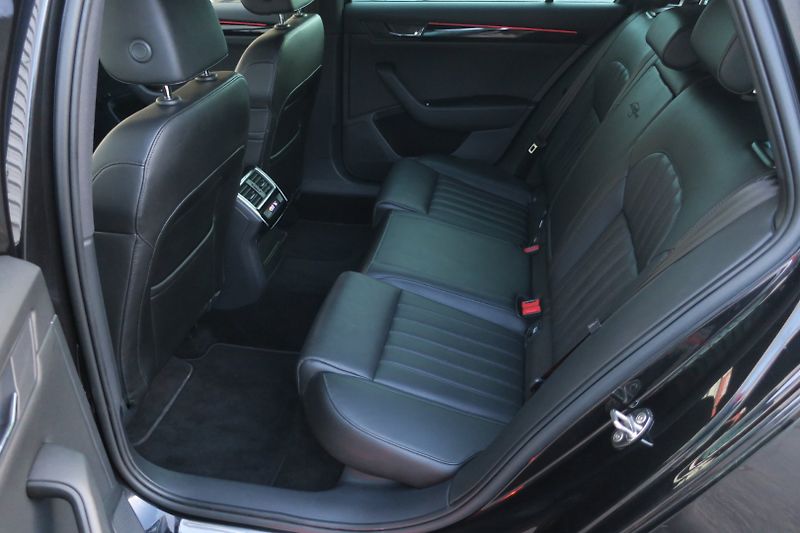 Škoda Superb (2017) 2.0 TDI 140kW 4x4 L&K DSG - fotka 44 z 50