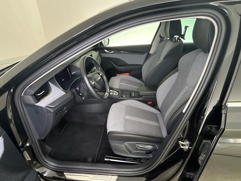Škoda Octavia Top Selection DSG - fotka 7 z 29