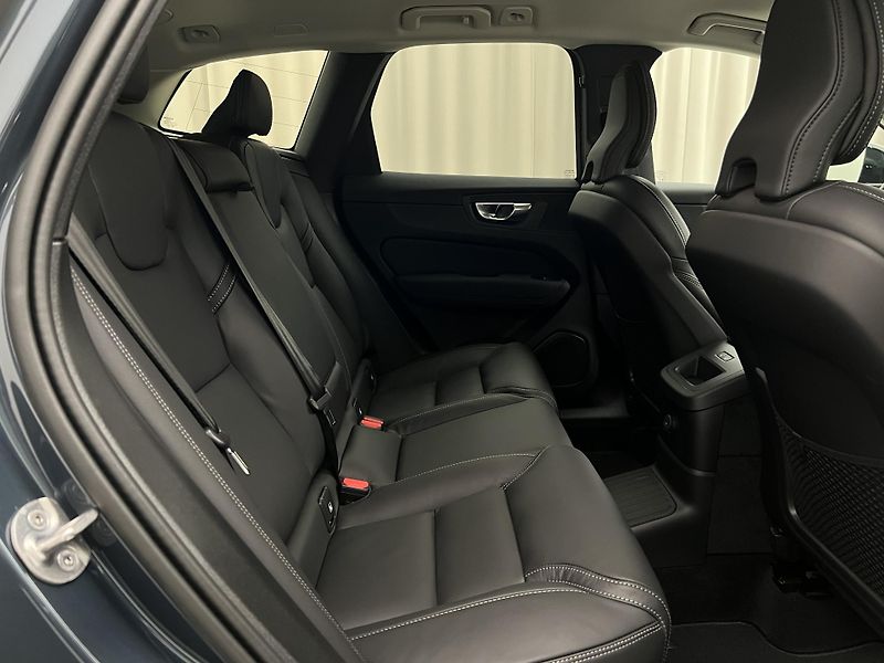 Volvo XC60 (2026) T6 AWD RECHARGE DARK PLUS AUT - fotka 27 z 45