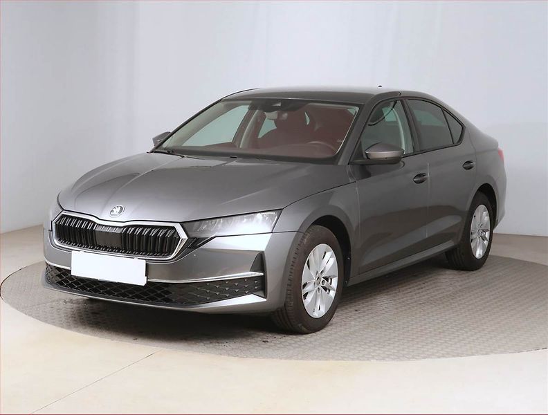 Škoda Octavia (2024) 2.0 TDI - fotka 2 z 15