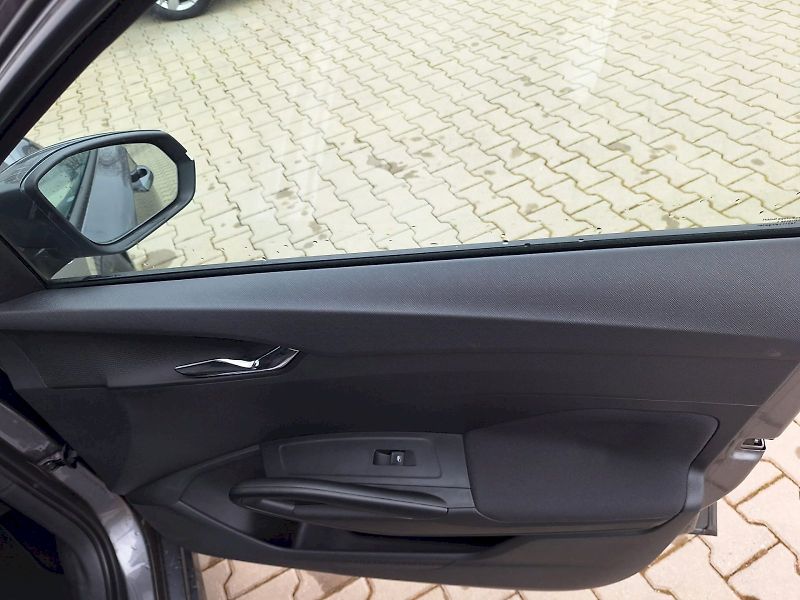Škoda Fabia (2025) 1.0 TSI / 70 kW / 5MP / Select - fotka 25 z 33