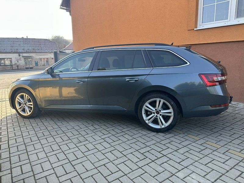 Škoda Superb 2.0 TDi 140kW 4x4 serviska - fotka 8 z 29