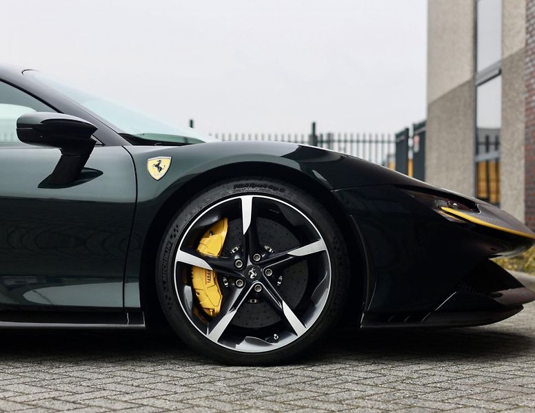 Ferrari SF90 (2021) Stradale 4.0 V8 1001PS 4x4 Ate - fotka 68 z 72