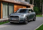 Mini Countryman - od 953 900 Kč.