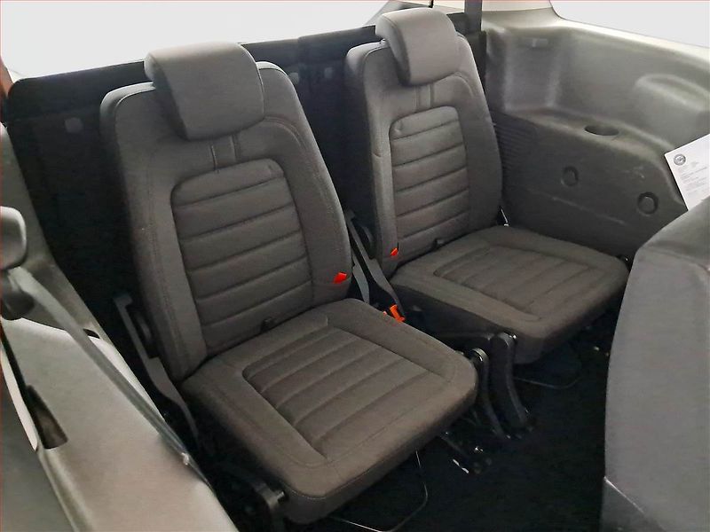 Ford Tourneo Connect (2019) Maxi Titanium 1.5 EcoBlue - fotka 16 z 19