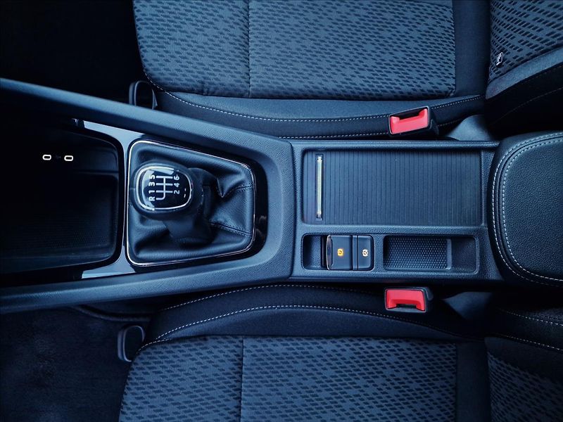 Škoda Octavia 2.0 TDi Style,původ ČR,1.Maj. - fotka 36 z 50