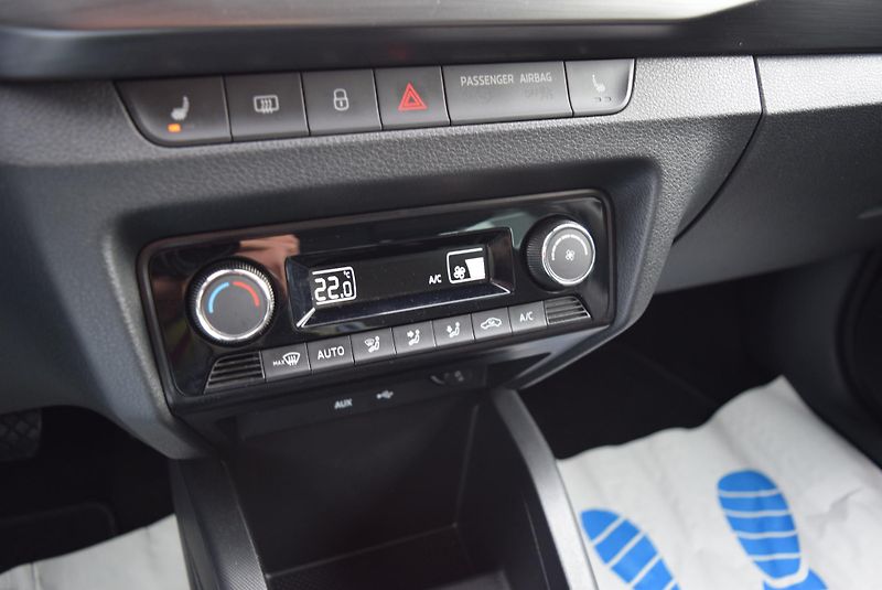 Škoda Fabia (2016) 1.2TSI 66kw AMBITION TAŽN APP  - fotka 23 z 49