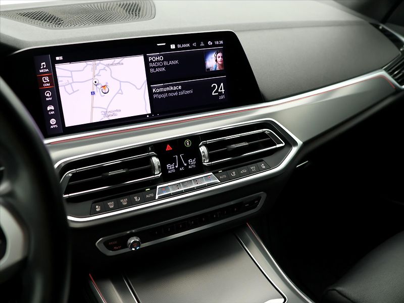BMW X5 3,0 30d 195kW M-sport CZ DPH - fotka 29 z 50