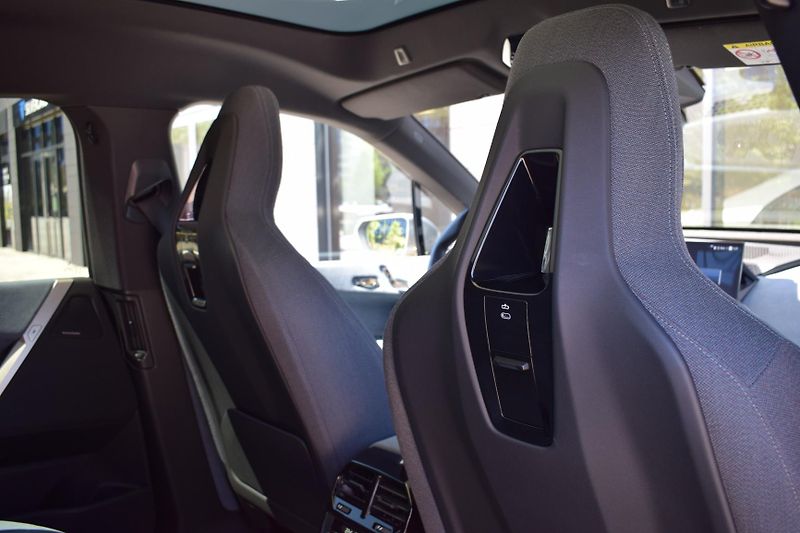 BMW iX (2024) iX40xD/pano/360 - fotka 40 z 46