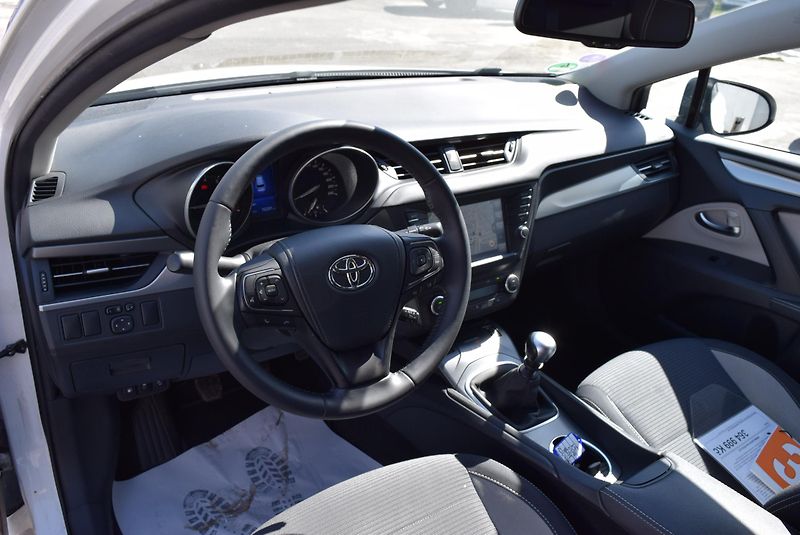 Toyota Avensis (2018) 1.8VVTI 108kw TEAM D XEN NAVI - fotka 21 z 50