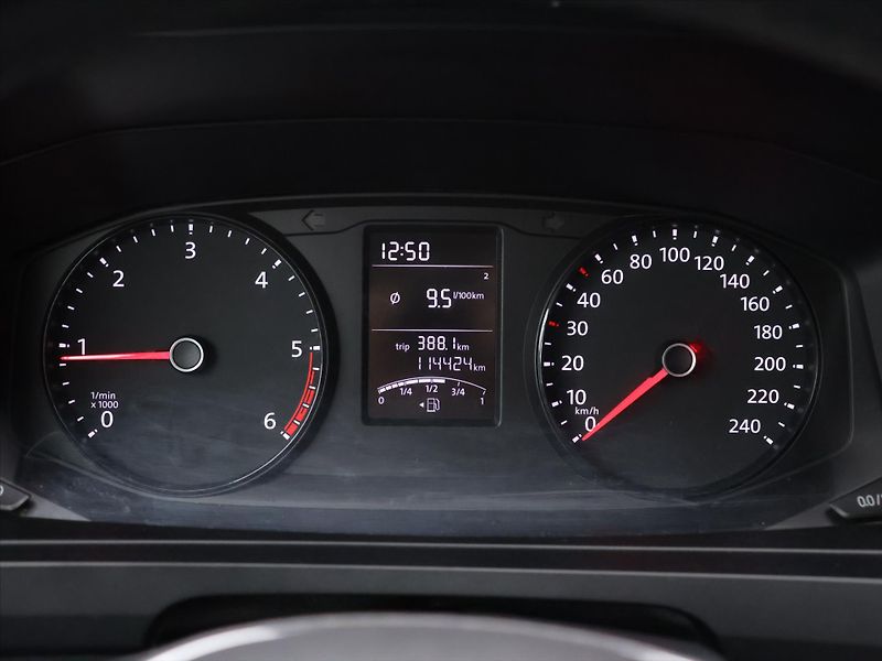Volkswagen Transporter 2,0 TDI Klima 9-Míst Tažné - fotka 15 z 23
