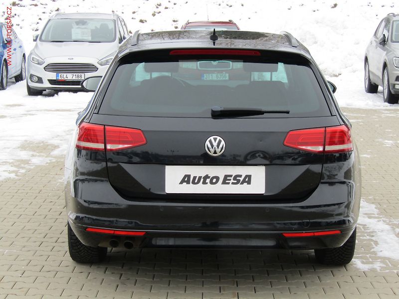Volkswagen Passat (2015) 2.0TDi, Comfortline, DSG, LED - fotka 5 z 22