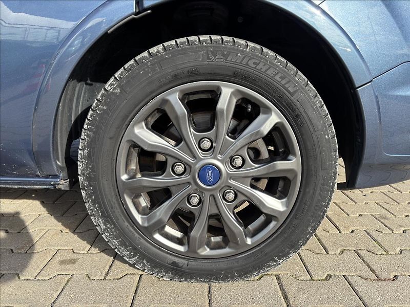 Ford Tourneo Custom 2,0 EcoBlue 136kW Titanium - fotka 9 z 36