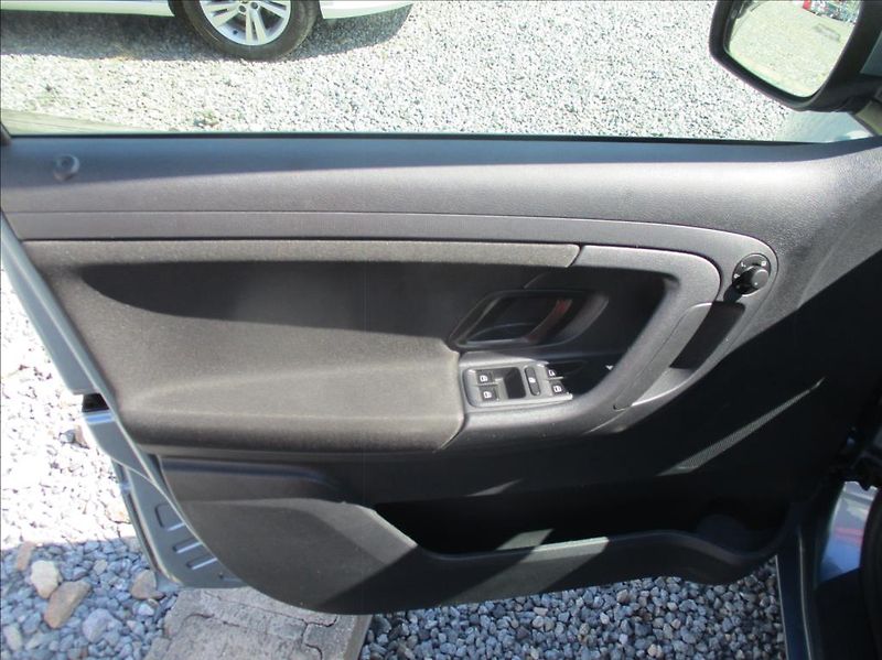 Škoda Fabia 1,2 TSI,aut.klima,56.000km - fotka 12 z 27