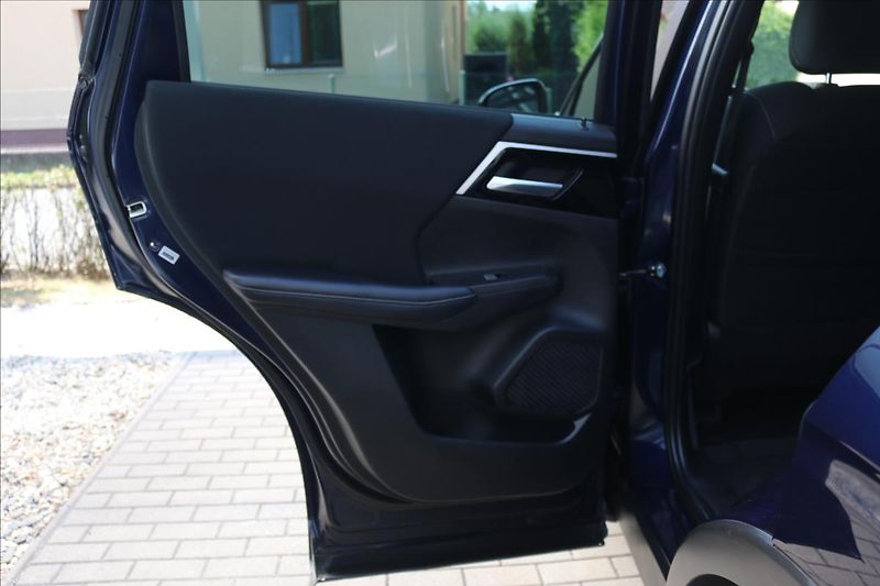 Mitsubishi Outlander 2,4 PHEV, 7míst, Invite - fotka 43 z 53