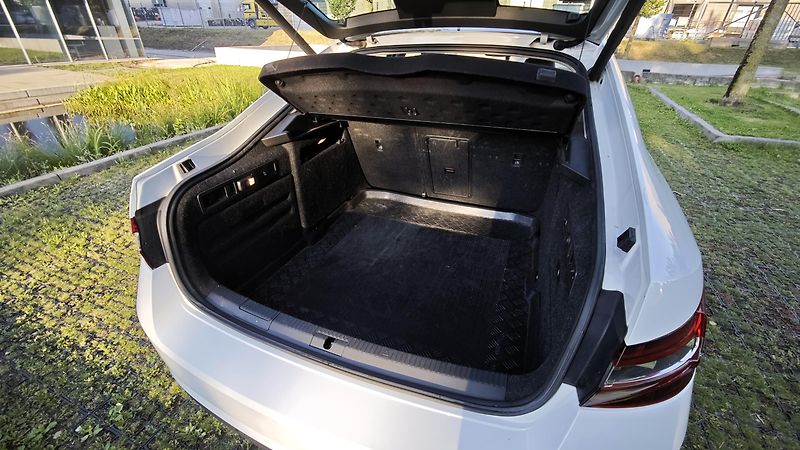 Škoda Superb (2016) L&K 4x4 Reálná plná výbava, ČR - fotka 6 z 17