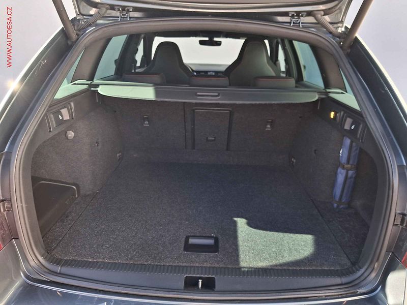 Škoda Octavia (2018) 2.0 TSi, RS, LED, navi - fotka 7 z 19