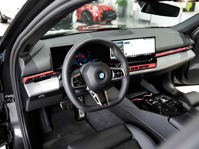 BMW Řada 5 520d xDrive M-Sport DrivAs+ HK - fotka 11 z 22