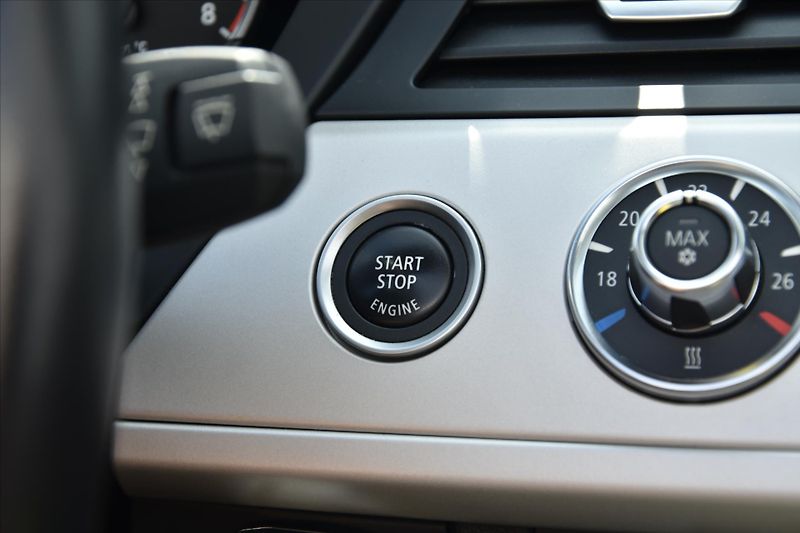 BMW Z4 23i 150kW SERVISNÍ KNIHA ČR - fotka 17 z 26