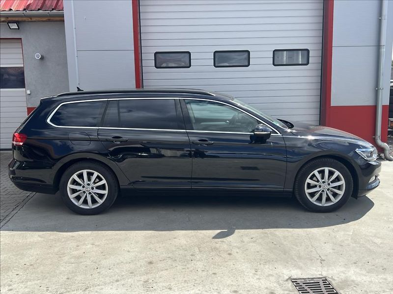 Volkswagen Passat 2,0 TDi MATRIX ComfortLine - fotka 6 z 28