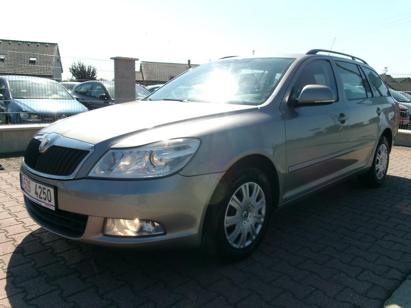 Škoda Octavia (2010) 2,0TDI 8V KLIMA VÝHŘEV TAŽNÉ - fotka 2 z 24