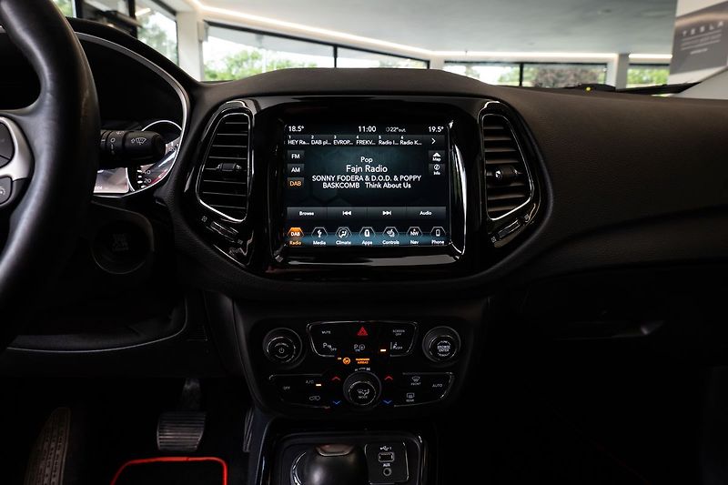 Jeep Compass - fotka 10 z 21