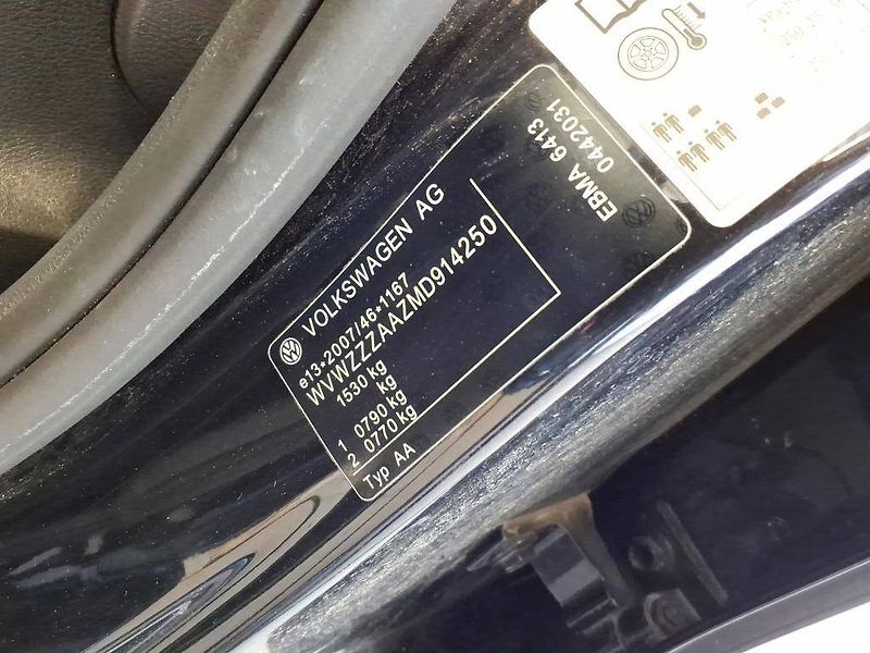 Volkswagen e-up! (2021) 61kW, TOP stav - fotka 20 z 20