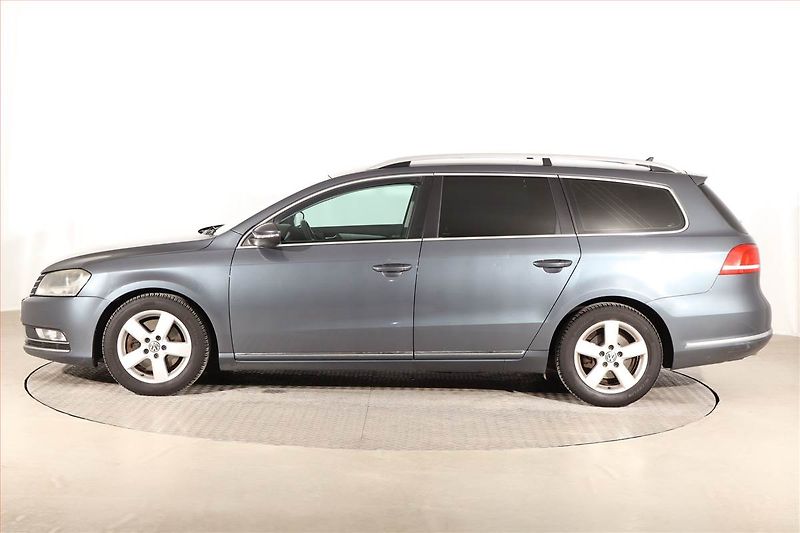 Volkswagen Passat (2014) 1.6 TDI, Navi, Tempomat - fotka 3 z 22