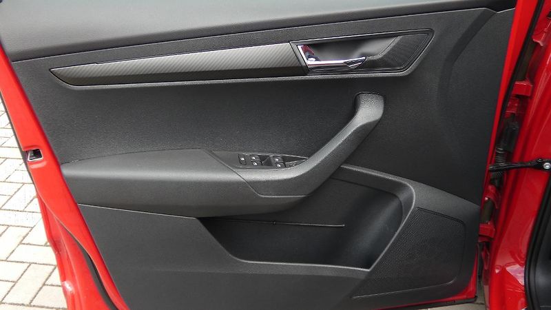 Škoda Karoq 1,5 TSI DSG Sportline - fotka 8 z 23