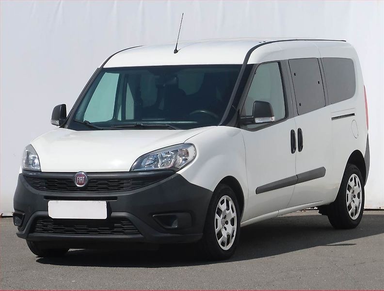 Fiat Dobló (2017) Maxi 1.6 MultiJet, 5Míst, ČR - fotka 2 z 15