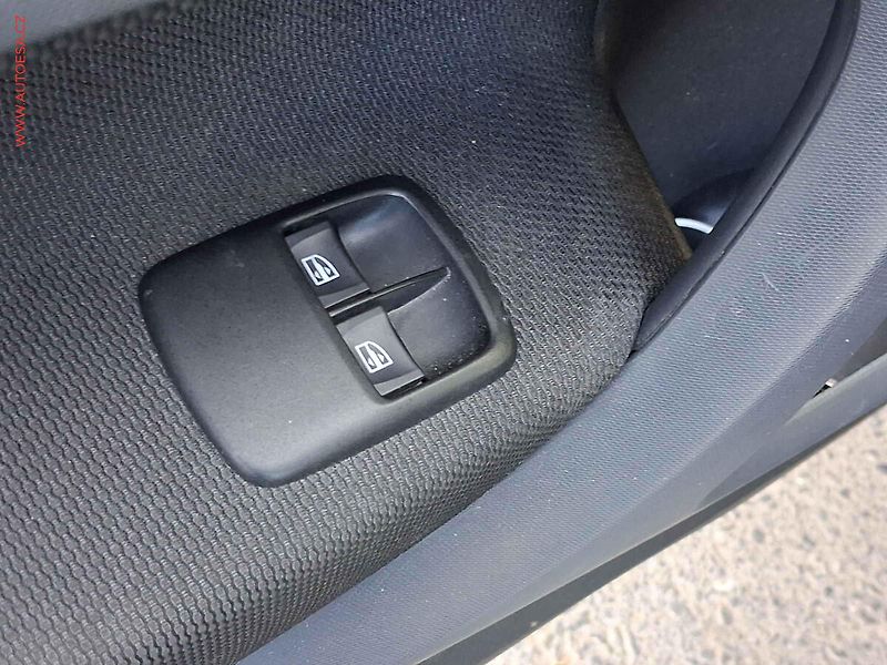 Smart Fortwo (2017) 1.0i, Passion, AC - fotka 10 z 16