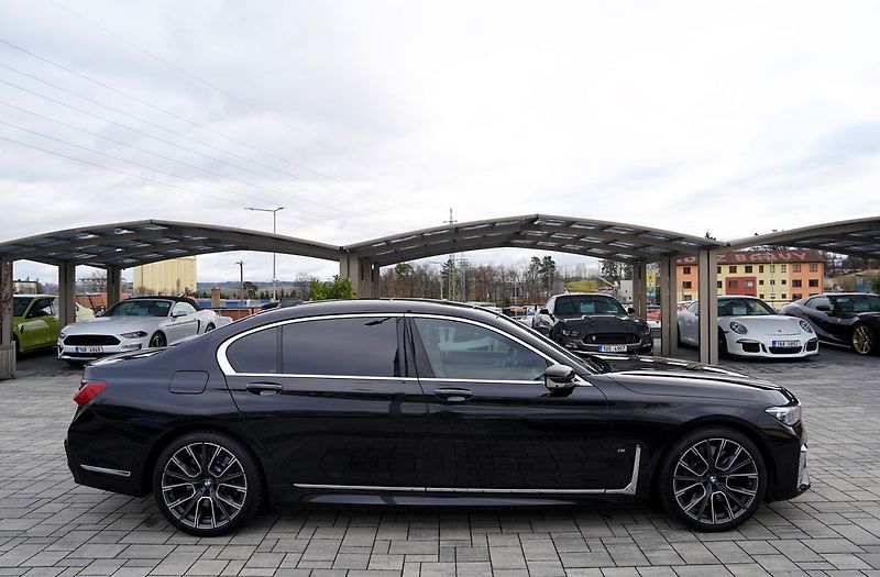BMW Řada 7 750 Ld xDrive/Laser/M paket/ČR - fotka 7 z 50