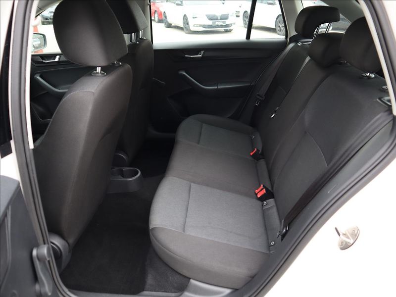 Škoda Rapid 1,0 TSi, 70kW, Výhřevy, Klima - fotka 16 z 21