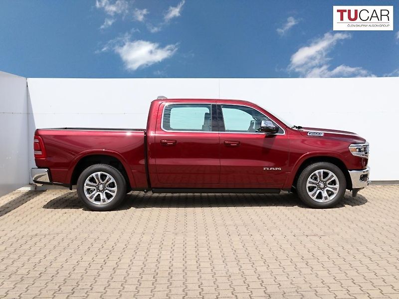 RAM 1500 (2024) Longhorn 5.7 V8 Hemi  - fotka 4 z 47