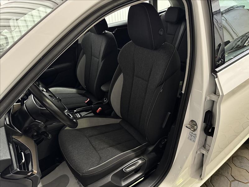 Škoda Scala 1.0TGI STYLE ACC 2XKOLA LED - fotka 27 z 37