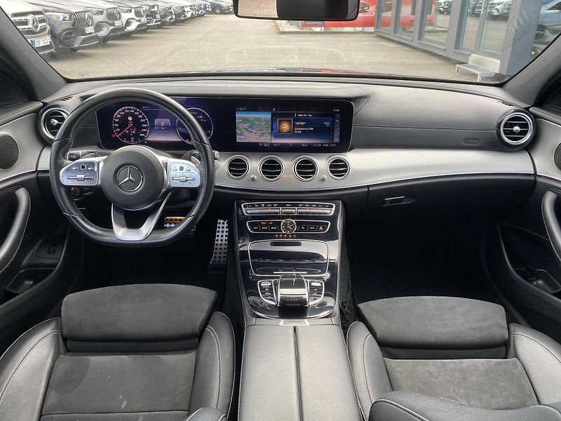 Mercedes-Benz Třídy E E 220d 4M AMG - fotka 9 z 27