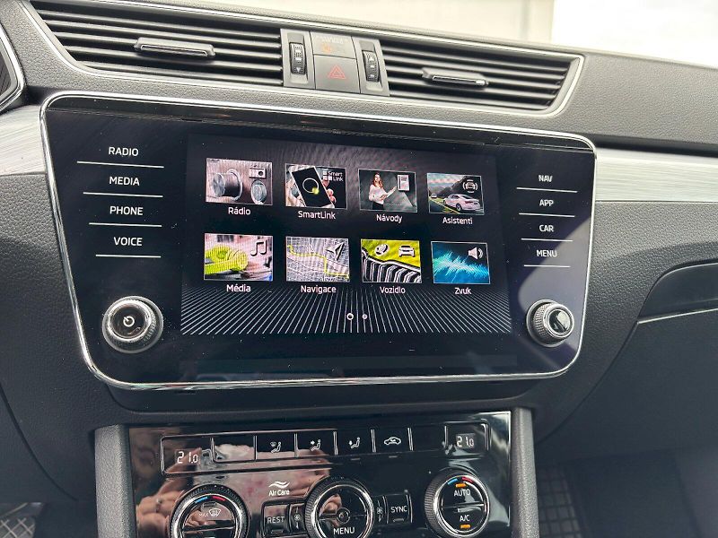 Škoda Superb (2022) GRT AMB TS 110/1.5 M6F - fotka 30 z 42