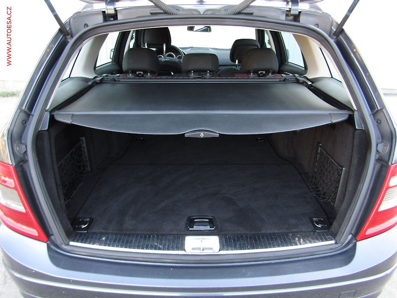 Mercedes-Benz Třídy C (2009) 2.2. CDi C 200 CDi, AC - fotka 7 z 17