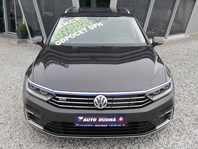 Volkswagen Passat 1,4 TSI GTE REZERVACE - fotka 4 z 44
