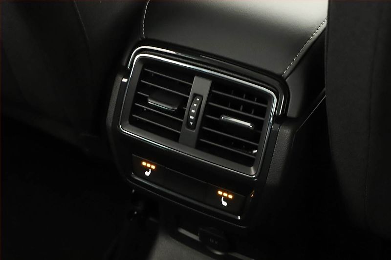 Škoda Karoq (2025) 1.5 TSI, Top Selection - fotka 16 z 18