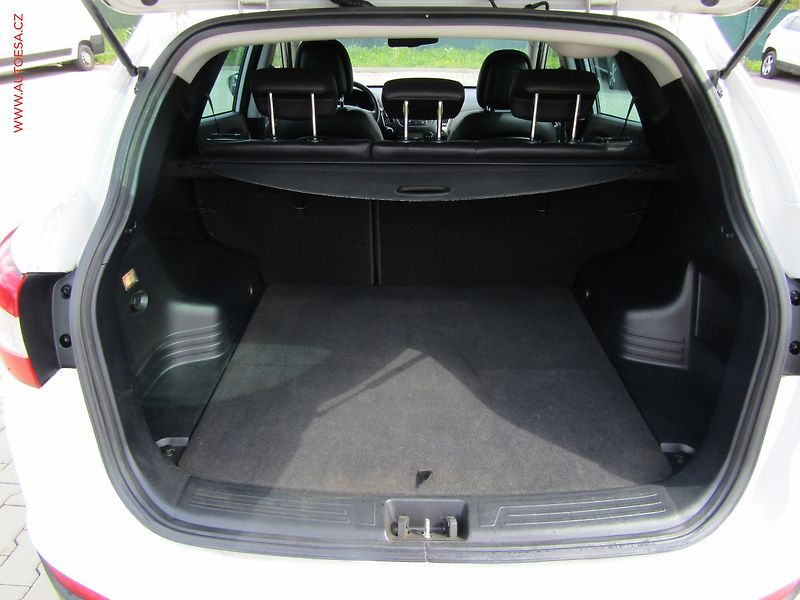 Hyundai ix35 (2014) 2.0 CRDi 4WD, ČR, servis - fotka 7 z 23