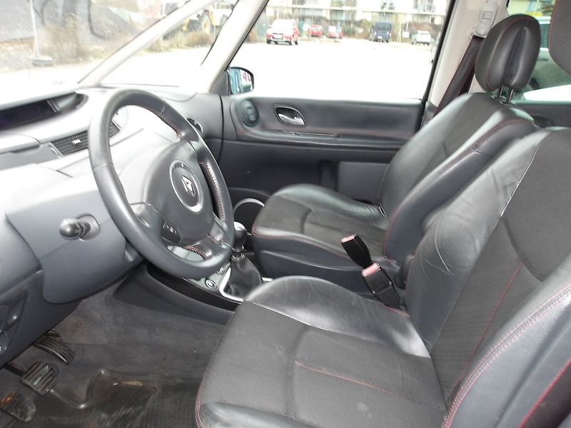 Renault Espace 2,0DCi 110kW 2 x ALU KOLA - fotka 15 z 36