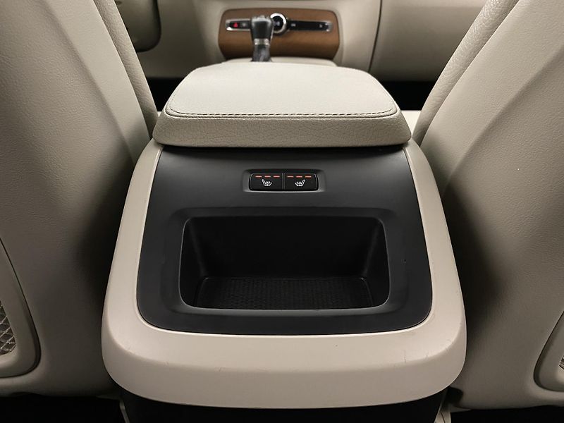 Volvo XC90 D5 AWD INSCRIPTION REZERVACE - fotka 30 z 49