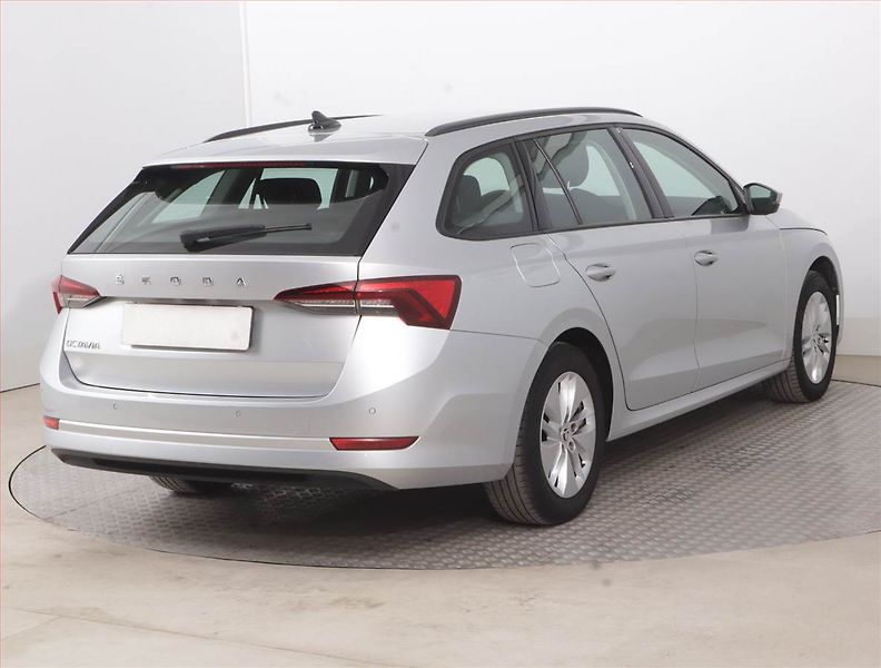 Škoda Octavia (2022) Ambition 2.0 TDI, ČR,1.maj - fotka 5 z 15