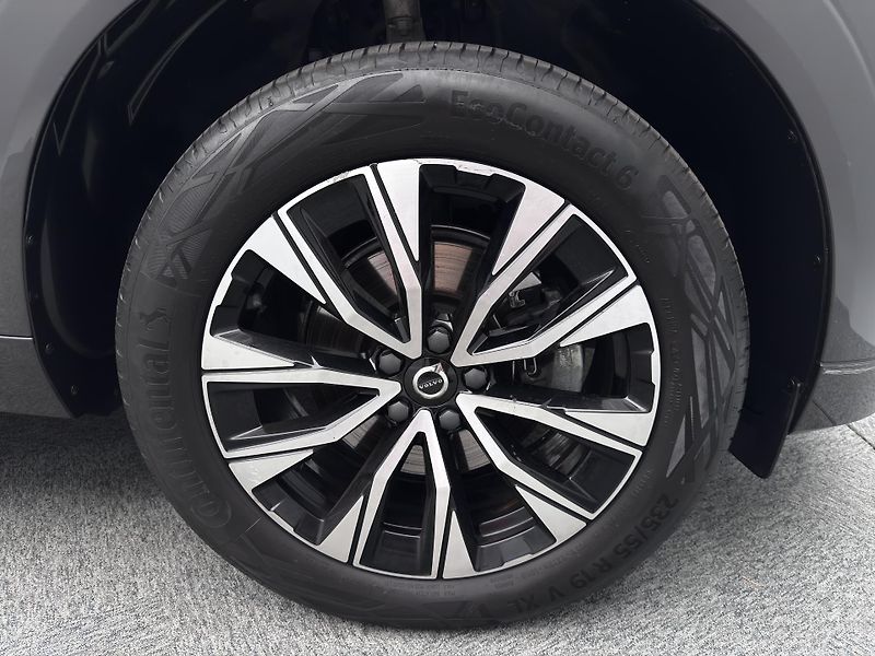 Volvo XC60 B5 AWD PLUS DARK CZ 1.maj - fotka 50 z 50