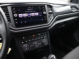 Volkswagen T-Roc 1,5 TSI 110 kW Aut.Klima 1.Maj - náhled 18