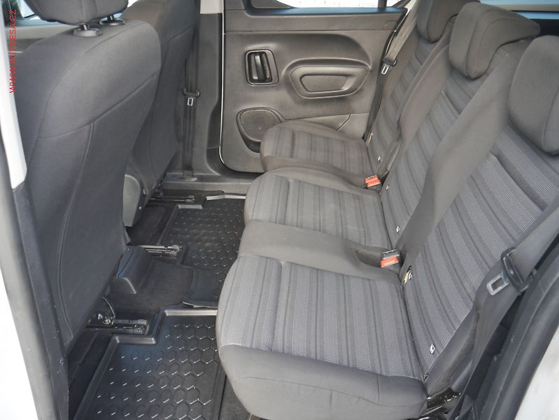 Opel Combo (2019) 1.5CDTi MAXi XL 7míst, 2.maj - fotka 10 z 19
