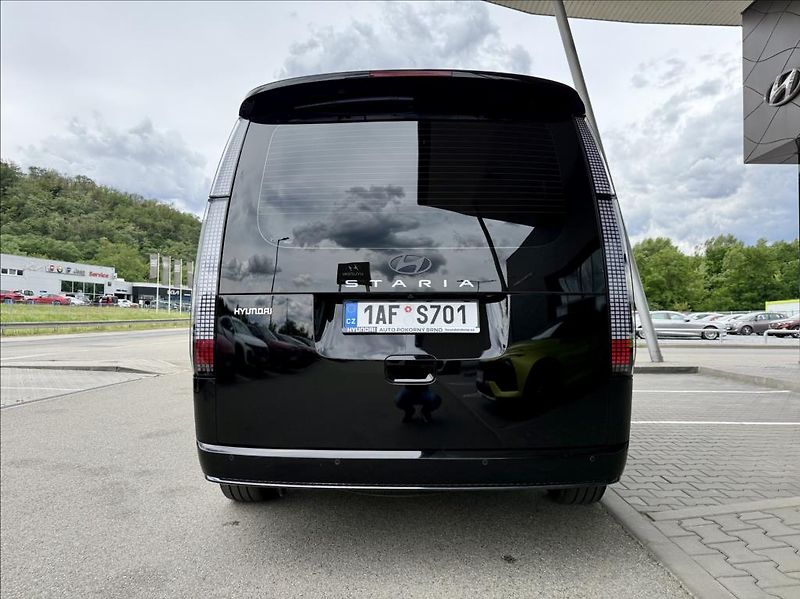Hyundai Staria 1,6 T HEV 7M  Luxury Panorama - fotka 6 z 26
