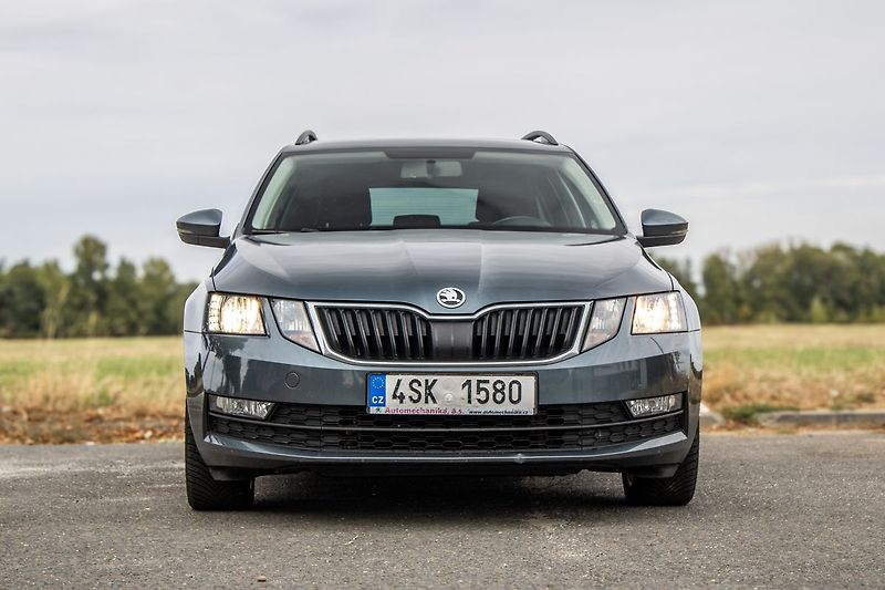 Škoda Octavia - fotka 2 z 21